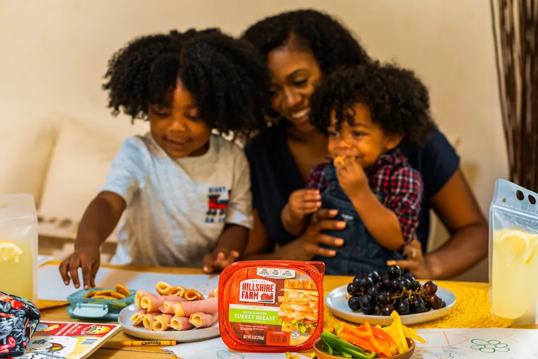 nutritionist working with children